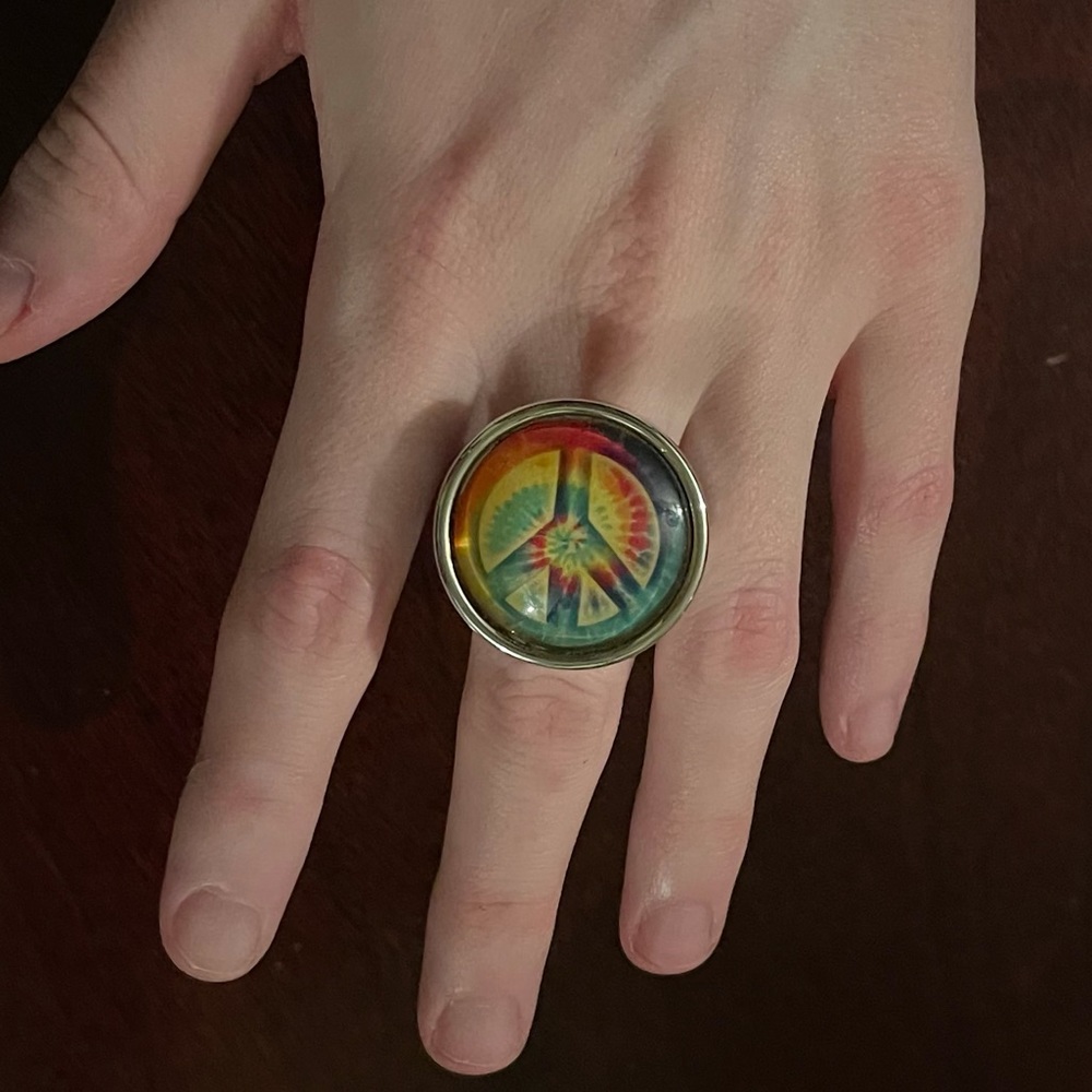 Y2K peace sign elastic ring